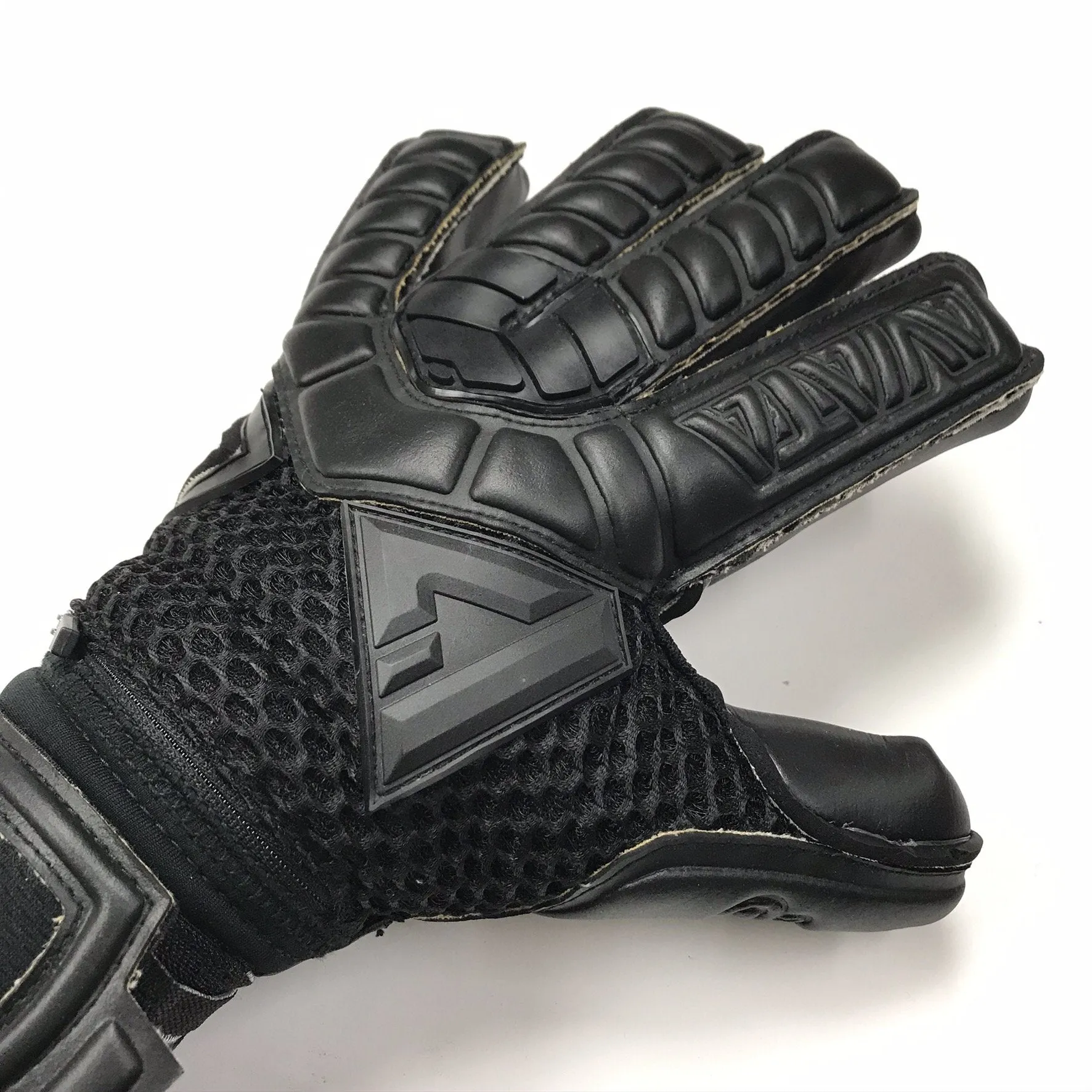 Aviata Sports Black Mamba Aero Pro Goalkeeper Gloves