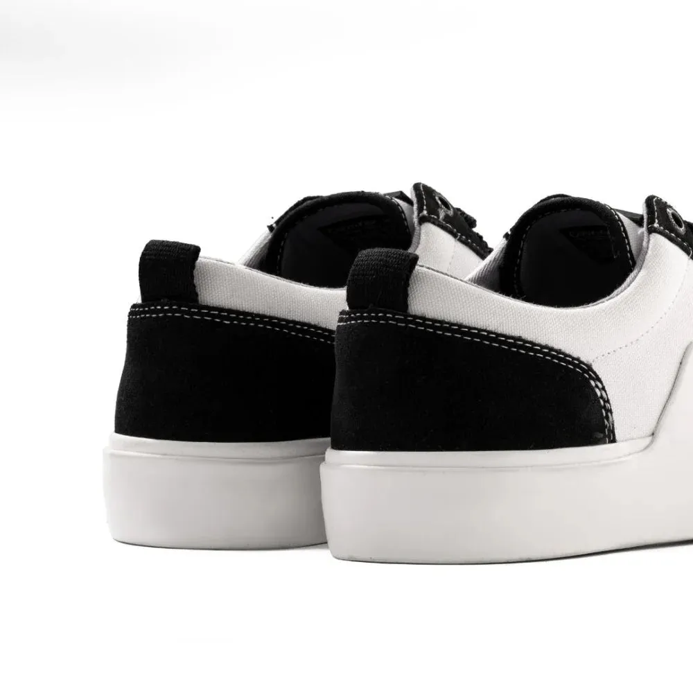 Calvin Klein Jeans Skater Vulc Low Laceup Badge sneakers - BLKWHT