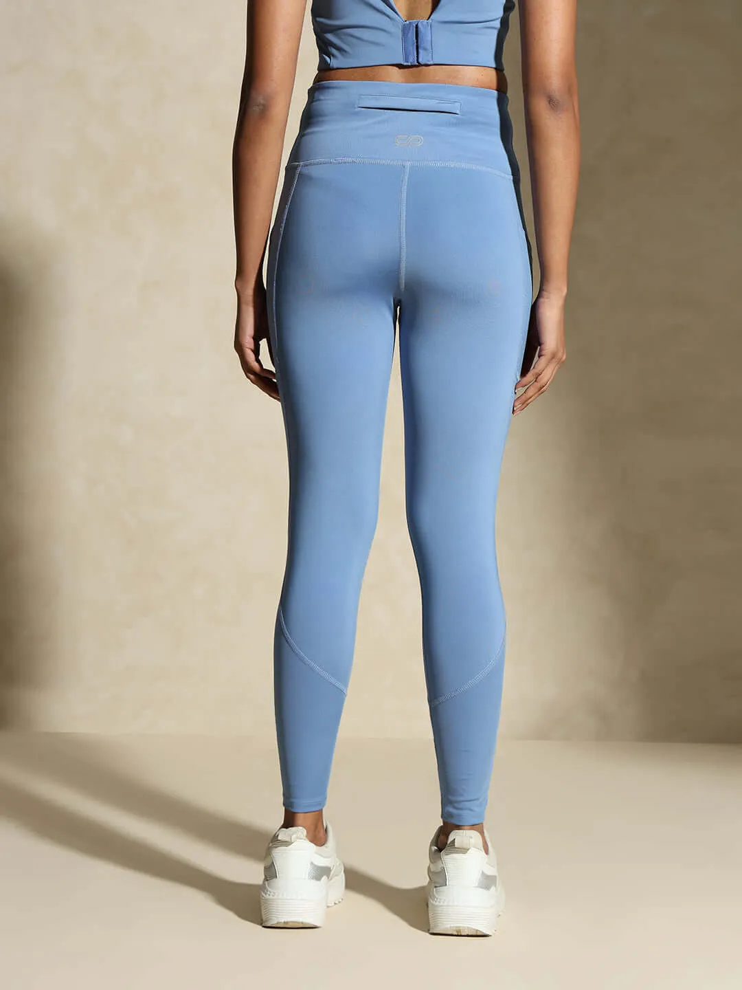 Cerulean Yoga Strap Back Bra & Aura Leggings