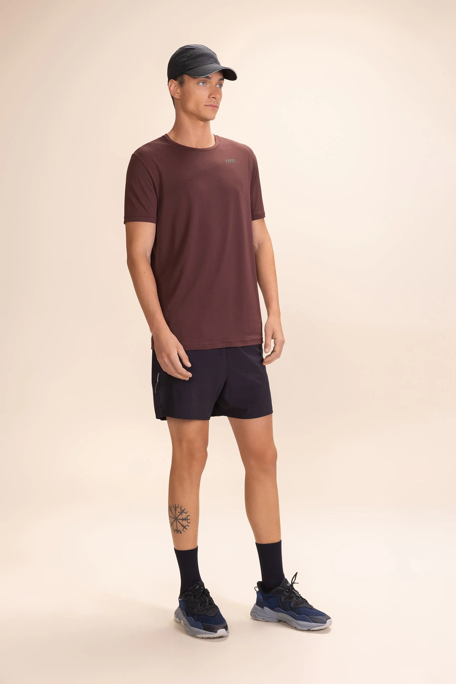 Comfy Outline Men&apos;s T-shirt