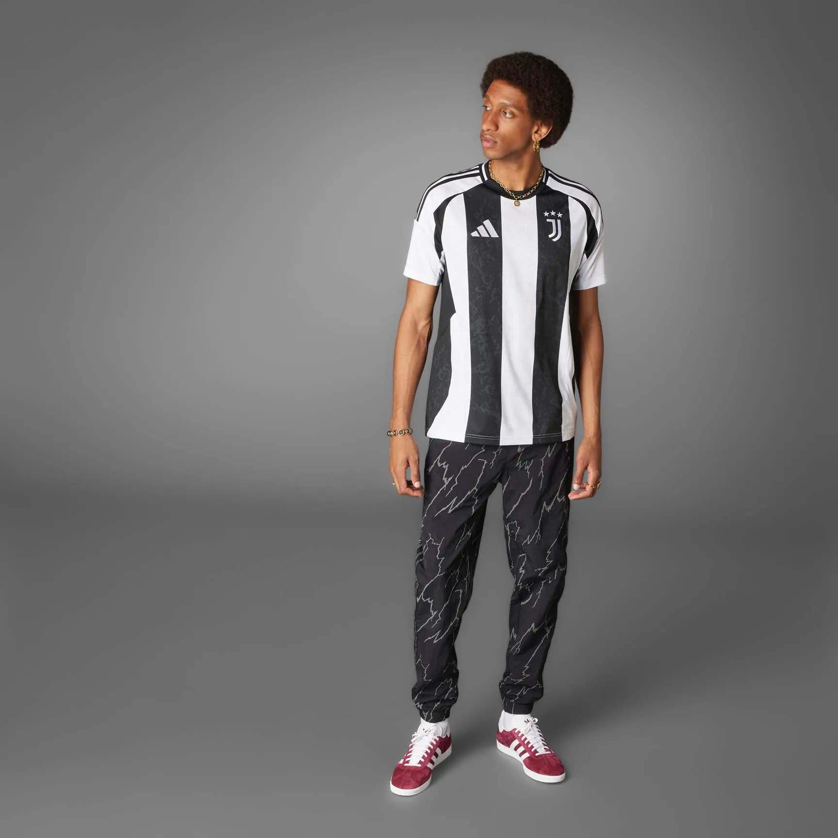 Juventus 24/25 Home Jersey