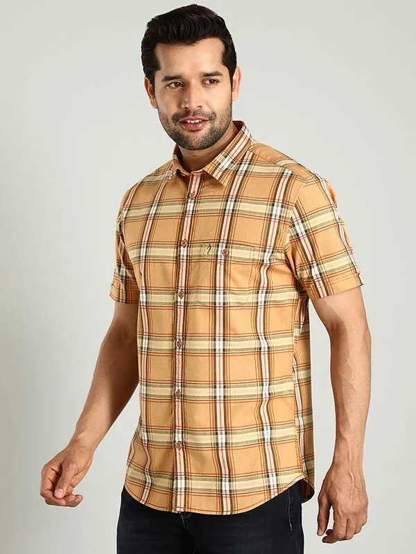 Men Checked Half Sleeve Cotton Shirt