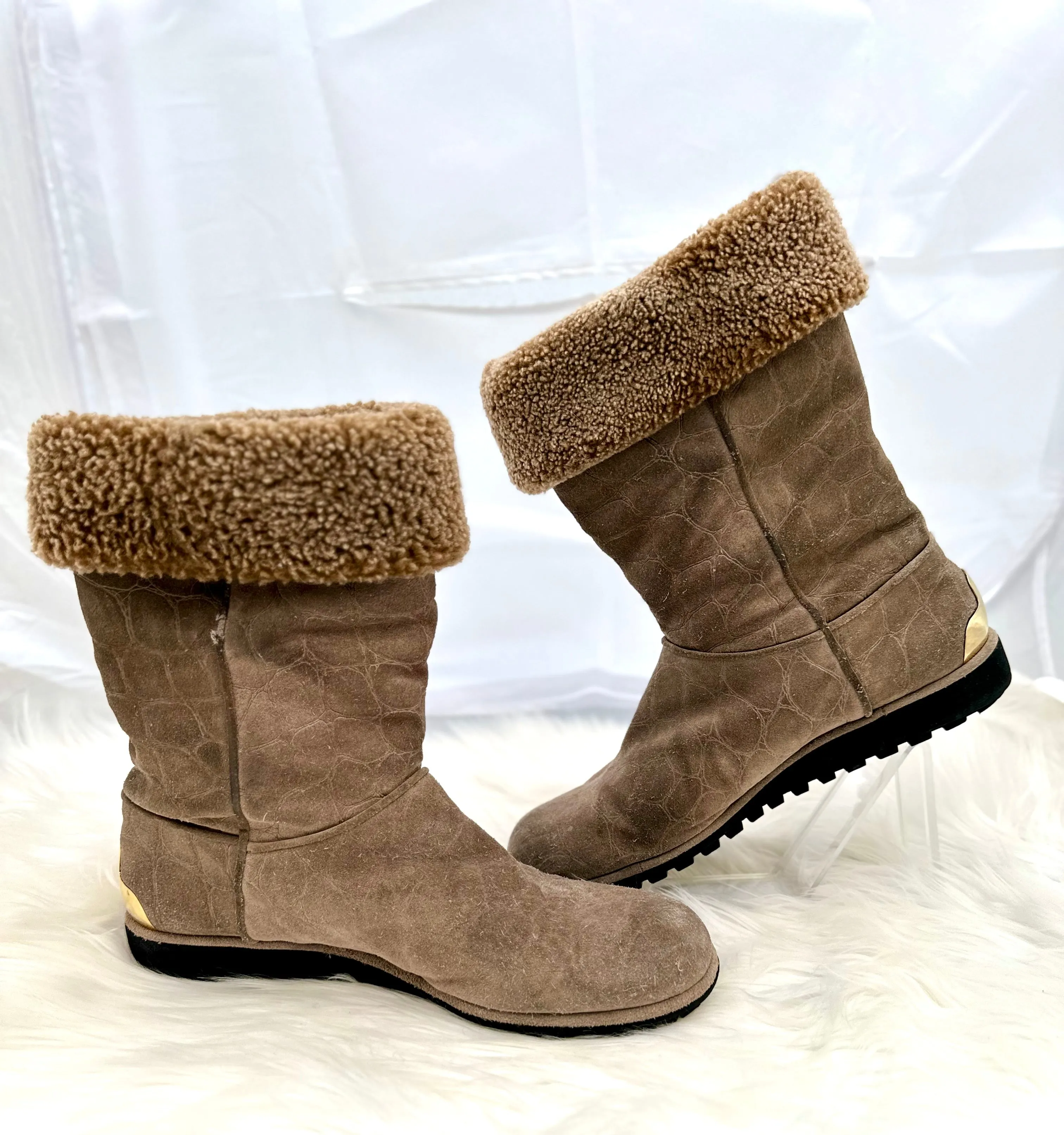 Stuart Weitzman Women’s Tan Stamped Suede Leather Faux Fur Lined Boot Logo size 8.5 (preowned)